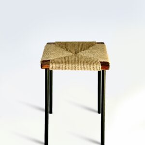 taburet împletit cu fire de iuta