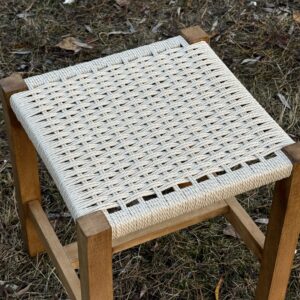 scaun împletit cu coarda daneza de hârtie