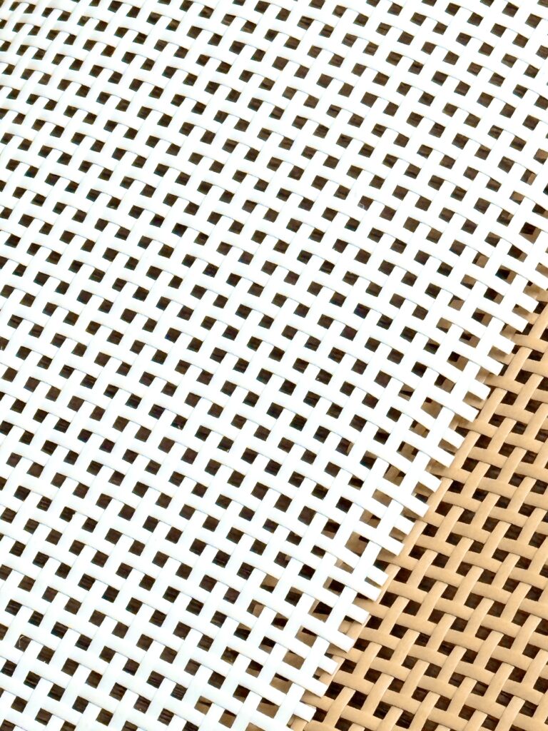 ratan sintetic alb, model pătrate